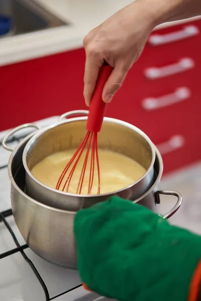 在家里做奶油煎饼 拍特写镜头 — 图库照片