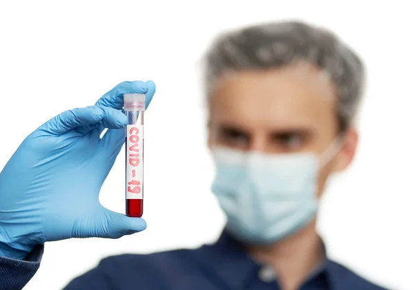 Medico Possesso Una Provetta Con Campione Sangue — Foto Stock