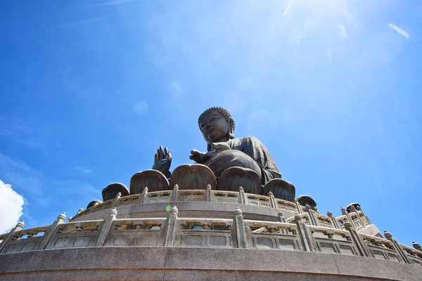 Statue géante de Bouddha à Po Lin Monaster — Photo