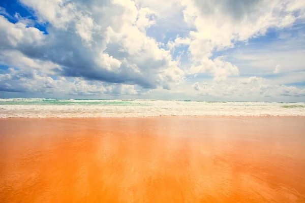 Óceán hullámai, és a Phuket szigetén található beach — Stock Fotó