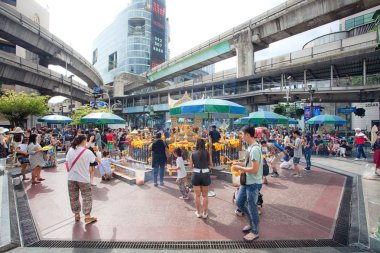 Hong Kong meydanında dua insanlar