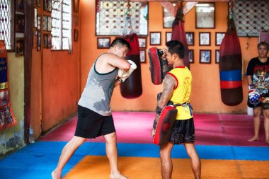 Bangkok Muaythai okulda tanımlanamayan boksörler