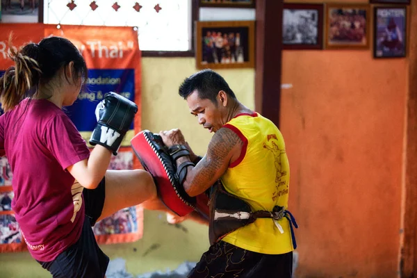 Bangkok Muaythai okulda tanımlanamayan boksörler