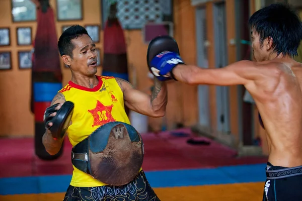Bangkok Muaythai okulda tanımlanamayan boksörler