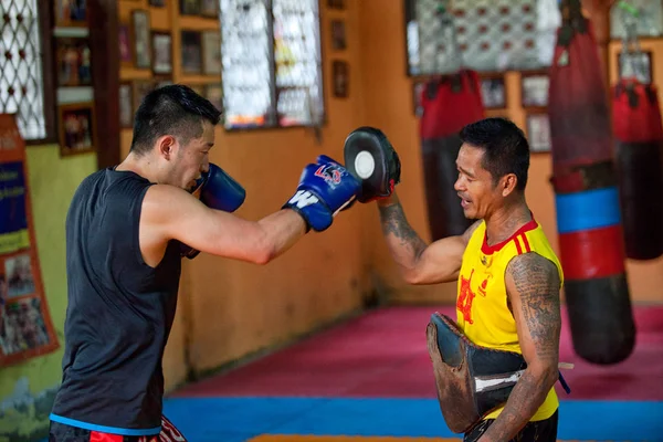 Bangkok Muaythai okulda tanımlanamayan boksörler