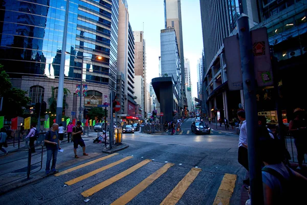 Hong Kong stedelijk landschap bij avond — Stockfoto