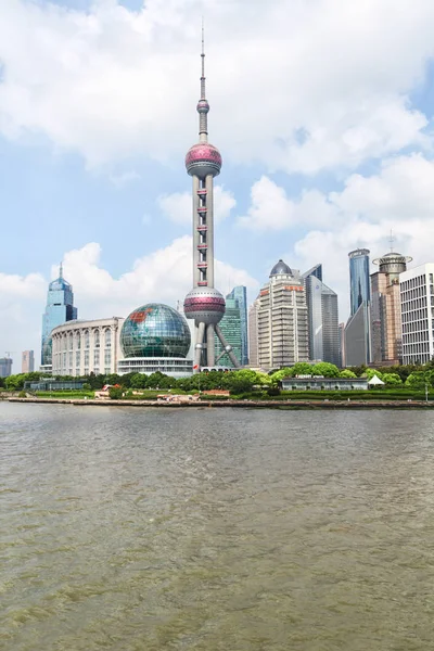 Paisagem urbana de edifícios de escritórios em Shanghai — Fotografia de Stock