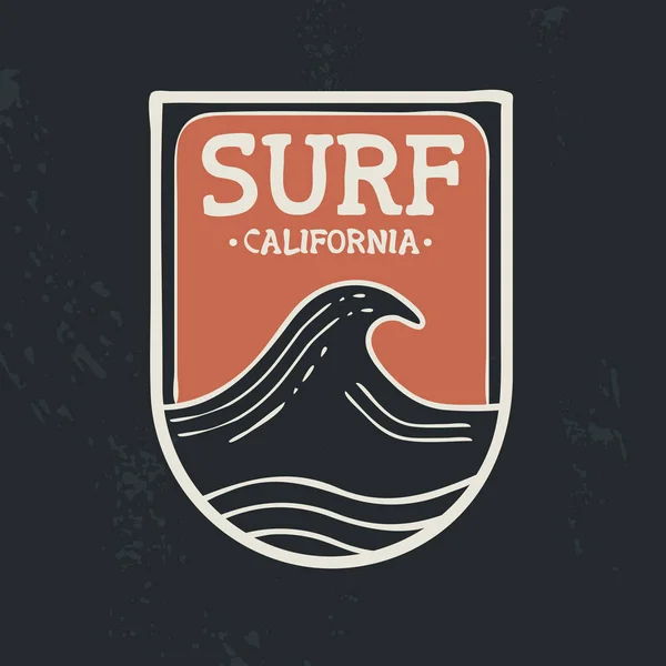 Surfen in Kalifornien Strand Welle Emblem Text Zitat — Stockvektor