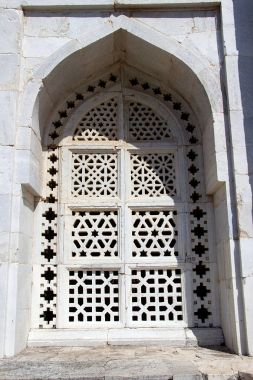 Pencere çerçevesi, Mandu ihtişamını