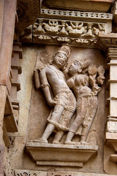 Escultura Casal Encantador Parede Templo Jain Khajuraho Madhya Pradesh Índia — Fotografia de Stock