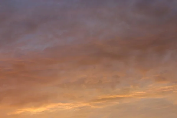 劇的な夕日と日の出の空. — ストック写真