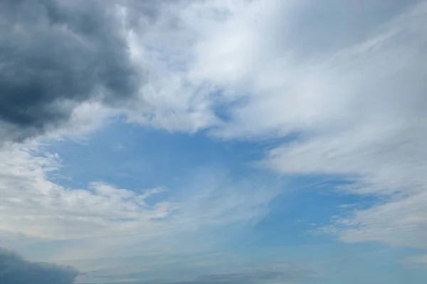 푸른 하늘 구름 배경, 구름과 하늘. — 스톡 사진