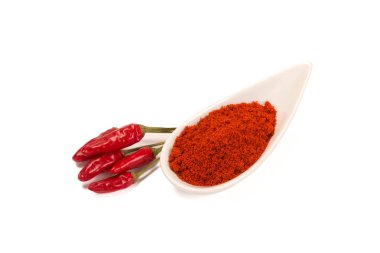 Kırmızı sıcak chilies izole, sıcak biber, biber tozu