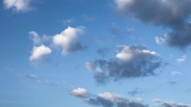 Nuvole in movimento e cielo blu, Il vasto cielo blu e nuvole cielo, Cielo con nuvole tempo natura nube blu — Video Stock