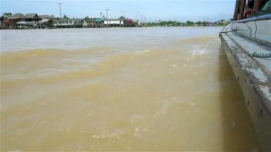 Koh Kred, Tayland - Temmuz 2017: Tayland Chao Phraya su manzaralı