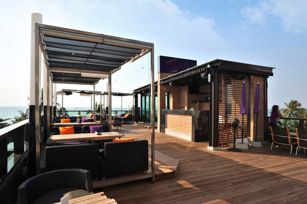 Loft bar decoration style