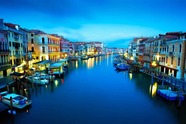 Чудовий Вид Знаменитий Гранд Канал Мосту Ріальто Світанку Венеція Італія — стокове фото
