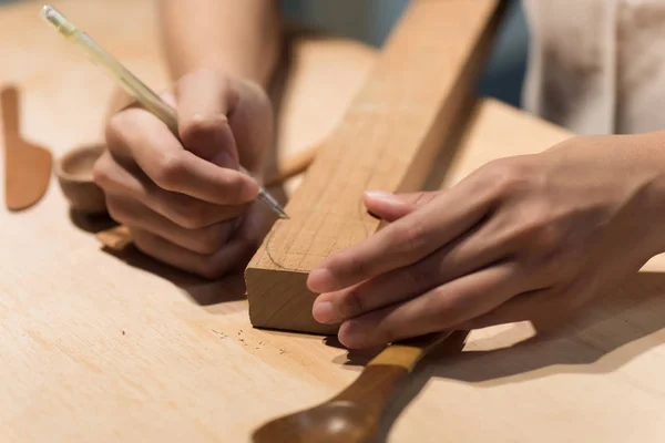 Primer plano de trabajo de madera — Foto de Stock