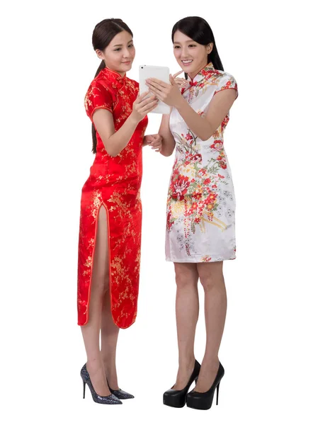 Chinese women using pad — Stock Photo, Image