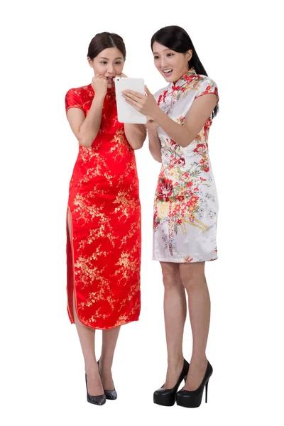 Chinese vrouwen met behulp van pad — Stockfoto