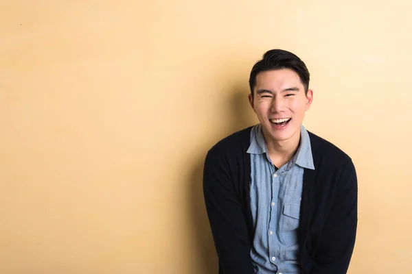 Young man laughing — Stock Photo, Image