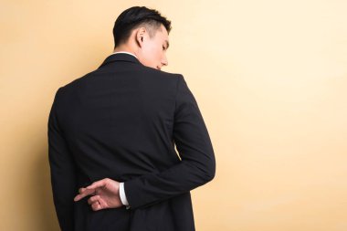 adam sana sahte bir jesti