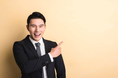 Adam bir fikrim var.