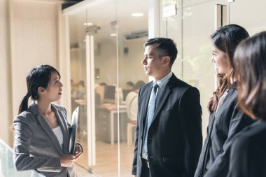 iş insanlar konuşmak