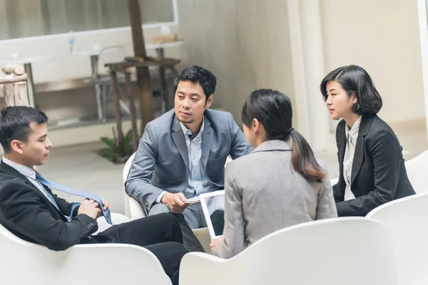 Equipe de negócios discutir — Fotografia de Stock