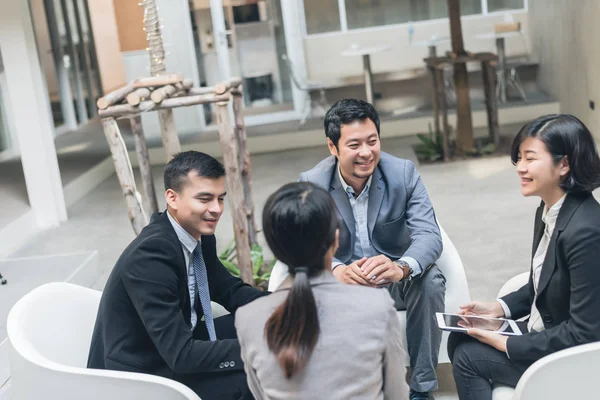 Equipo de negocios discutir —  Fotos de Stock