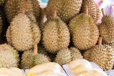 Tayland durian meyvesi