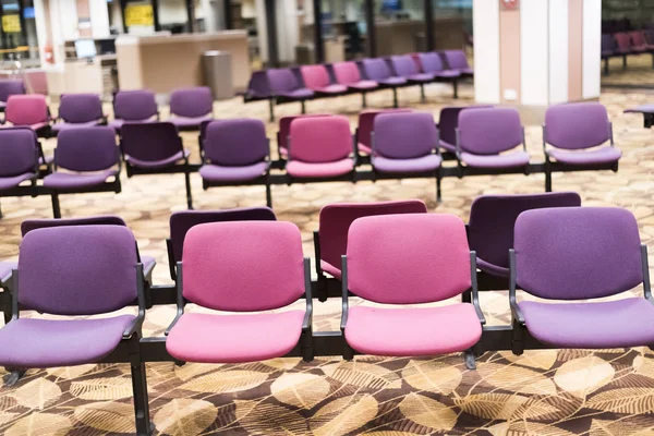 Empty chairs at airport — Stock Photo, Image