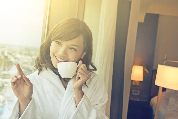 Morning woman with coffee — Stock Photo, Image
