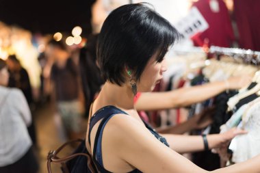 gece markette alışveriş