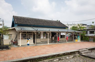 Leopar Kedisi maskotlu tren istasyonu