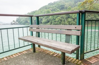 ünlü Sun Moon Gölü üzerinde tezgah manzara