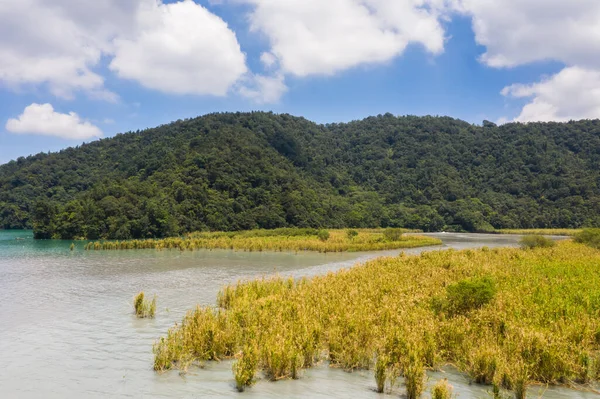 Landschaft des Sonnenmondsees — Stockfoto