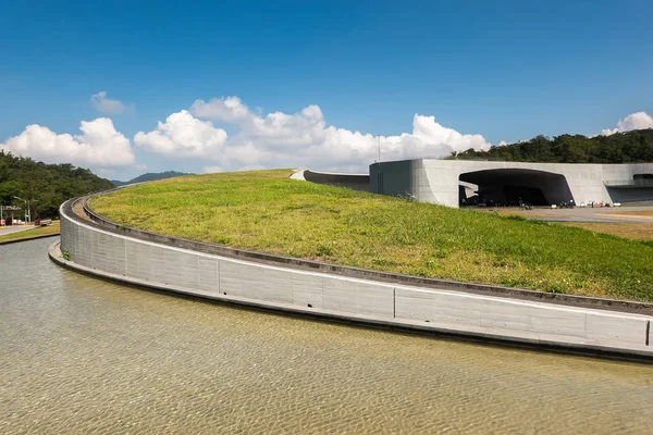 西山ビジターセンターの近代建築 — ストック写真