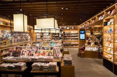 Ünlü Tsutaya Kitapevi 'nin içi