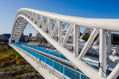 Taichung City 'deki modern köprünün havadan görünüşü