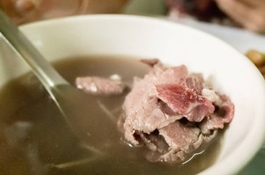 çiğ dana çorbası