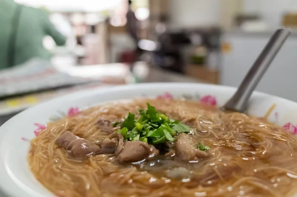 豚腸の細麺の台湾スナック — ストック写真