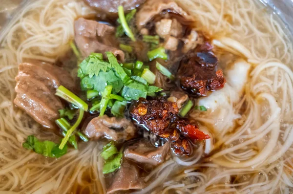 Taiwan lanche de macarrão fino com intestino de porco — Fotografia de Stock