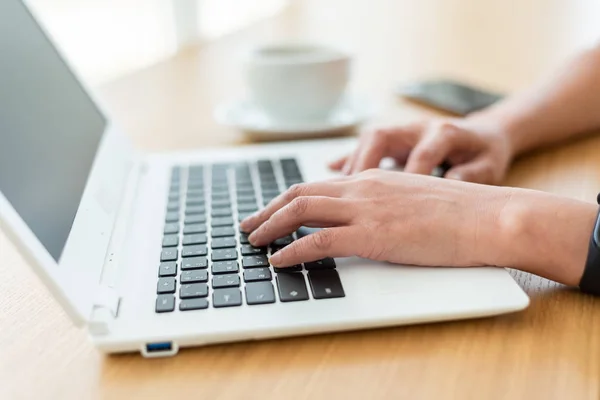 Asian woman working and using laptop — Stock Photo, Image