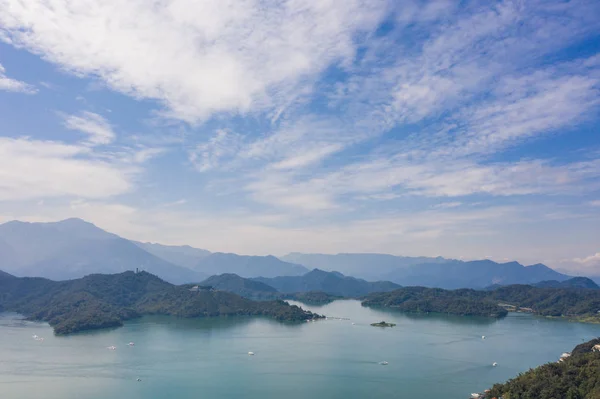 Vista aérea da famosa paisagem Sun Moon Lake — Fotografia de Stock