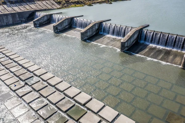 Small dam in the daytime — Stock Photo, Image