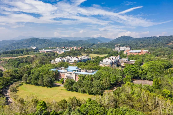 Luchtfoto van de National Chi Nan University — Stockfoto