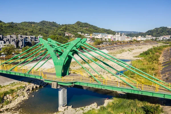 Vista aérea da ponte moderna na cidade de Taichung — Fotografia de Stock