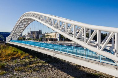 Taichung City 'deki modern köprünün havadan görünüşü