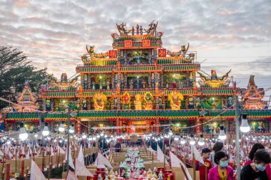 Shuili Taoizm karnavalı ve fedakarlık